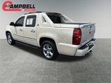 Used 2013 Chevrolet Avalanche LTZ image 3