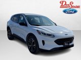 Used 2022 Ford Escape SE w/ SE Sport Appearance Package image 4