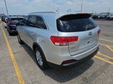 Used 2017 Kia Sorento LX w/ LX Convenience Package image 4