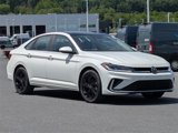 New 2025 Volkswagen Jetta SE image 3