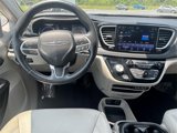 Used 2021 Chrysler Pacifica Touring-L image 2
