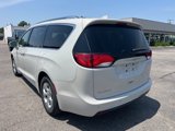 Used 2017 Chrysler Pacifica Touring-L Plus image 3