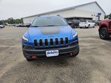 Used 2018 Jeep Cherokee Trailhawk w/ Cold Weather Group image 3