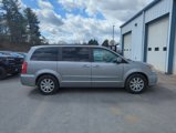 Used 2016 Chrysler Town & Country Touring w/ Driver Convenience Group image 2