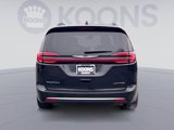 Used 2023 Chrysler Pacifica Limited image 5