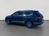 Used 2021 Volkswagen Tiguan SE image 3