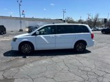 Used 2016 Dodge Grand Caravan SXT image 2