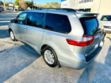 Used 2016 Toyota Sienna XLE Premium image 3