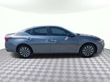 Used 2024 Nissan Altima 2.5 SV image 2