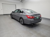 Used 2017 Nissan Altima 2.5 SL w/ Moonroof Package image 3