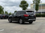Used 2020 Nissan Pathfinder SV image 4
