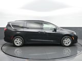 Used 2022 Chrysler Pacifica Touring-L image 6