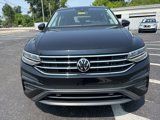 Used 2022 Volkswagen Tiguan SE w/ Panoramic Sunroof Package image 2
