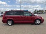 Used 2015 Chrysler Town & Country Touring w/ Driver Convenience Group image 2