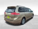 Used 2013 Toyota Sienna image 6