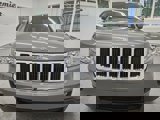 Used 2013 Jeep Grand Cherokee Laredo image 2