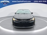 Used 2023 Chrysler Voyager LX image 3