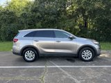 Used 2019 Kia Sorento LX image 2