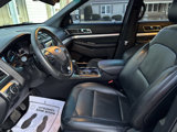 Used 2016 Ford Explorer XLT w/ Equipment Group 202A image 4
