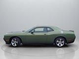 Used 2019 Dodge Challenger SXT image 4