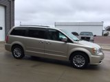 Used 2016 Chrysler Town & Country Touring-L image 3