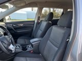 Used 2017 Nissan Rogue SV image 4