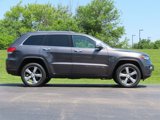 Used 2017 Jeep Grand Cherokee Limited image 2