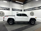 Used 2023 Toyota Tacoma TRD Off-Road image 2