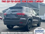 Used 2017 Jeep Grand Cherokee Altitude image 5