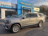Used 2022 GMC Yukon XL SLT w/ SLT Luxury Package image 2