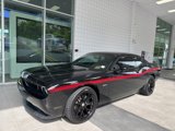 Used 2014 Dodge Challenger SXT image 2