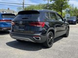 Used 2022 Volkswagen Taos SE image 3