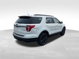 Used 2018 Ford Explorer XLT image 5