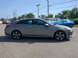 Used 2021 Hyundai Elantra SEL w/ Convenience + Premium Package image 4