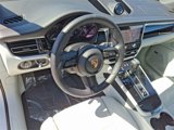 Certified 2024 Porsche Macan image 4
