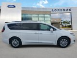 Used 2019 Chrysler Pacifica Touring-L image 4