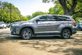 Used 2019 Toyota Highlander LE image 2