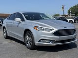 Used 2017 Ford Fusion SE w/ Equipment Group 201A image 2
