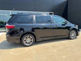 Used 2018 Toyota Sienna XLE image 3