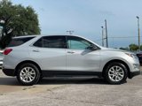 Used 2018 Chevrolet Equinox LT image 2