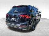 Used 2023 Volkswagen Tiguan SE w/ Panoramic Sunroof Package image 5