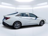 Used 2024 Hyundai Elantra SE image 3