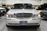 Used 2007 Lincoln Town Car Signature image 2