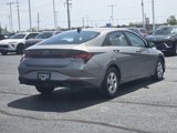 Used 2022 Hyundai Elantra SE w/ Preferred Accessory Package image 4