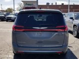 New 2025 Chrysler Pacifica Select image 4