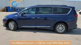 Used 2017 Chrysler Pacifica Touring-L image 6
