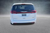 Used 2023 Chrysler Pacifica Touring-L image 4