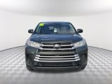 Used 2019 Toyota Highlander LE image 2