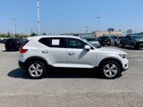 Used 2022 Volvo XC40 T5 Momentum image 5