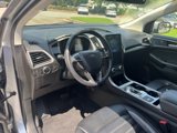 Used 2023 Ford Edge SEL image 4